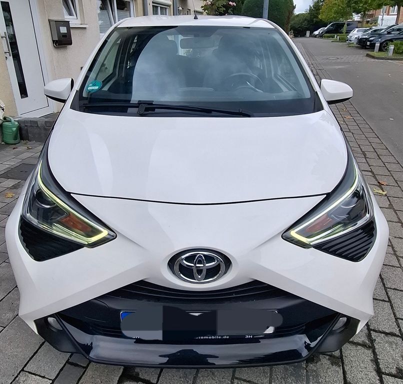 Toyota Aygo (X) 50.716 km 9.399 € Sankt Augustin 53575