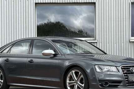 Audi S8 205.000 km 24.990 &euro; Flensburg 24941
