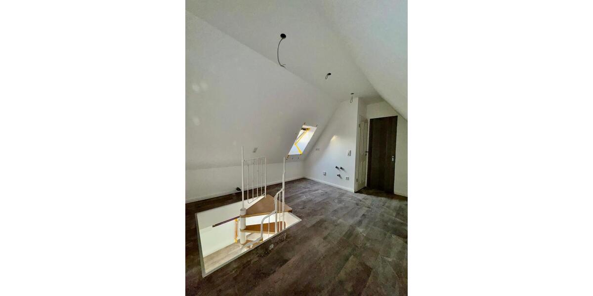 Dachgeschoßwohnung Bremen Hemelingen - 2 Zimmer, 32 m&sup2;, 740&euro; | Angebot:26237704