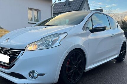 Peugeot 208 169.400 km 6.499 &euro; Merzig 66663