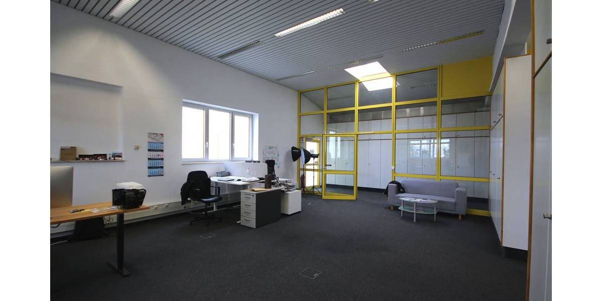 Gewerbeobjekt Landshut Industriegebiet - 2 Zimmer, 286 m&sup2;, 1.500&euro; | Angebot:19335785