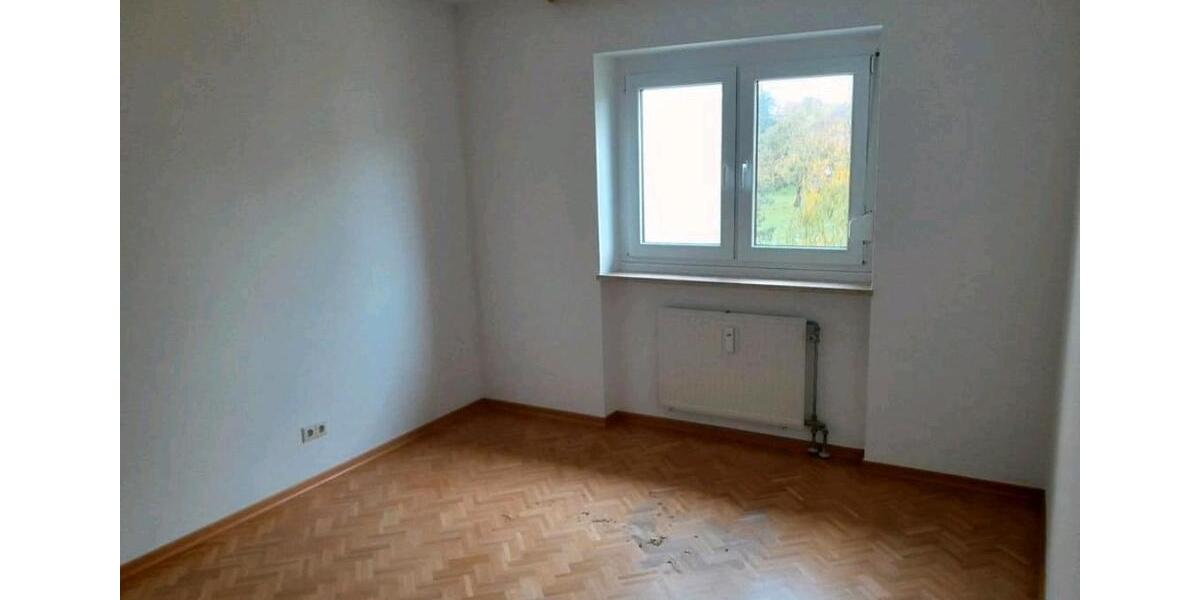 Etagenwohnung Neutraubling - 2 Zimmer, 64 m&sup2;, 900&euro; | Angebot:25403447