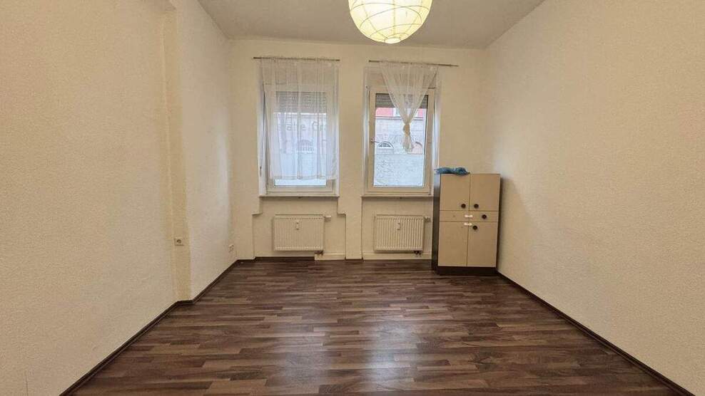 Nähe Humboldtstraße ! Gemütliche 2-Zi.-Altbau-Whg., 58 m², Wohnküche, EBK gegen kleine Ablöse, Hochparterre 2 zimmer