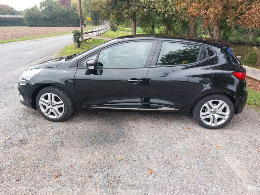 Renault Clio 28.000 km 8.300 € Osnabrück 49074