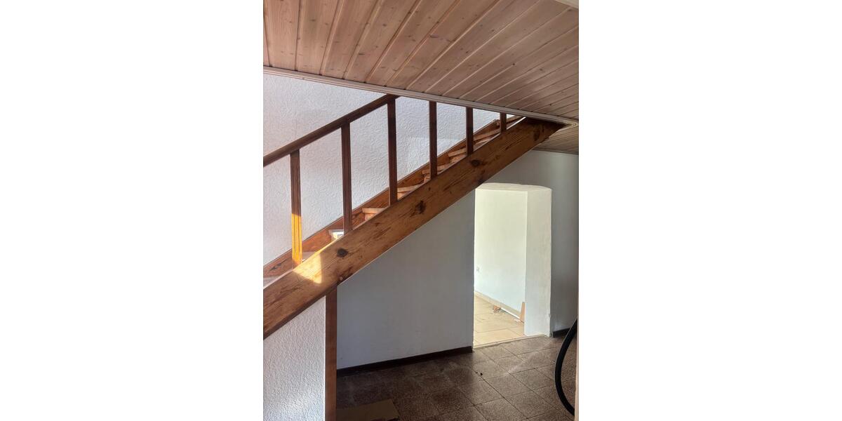 Etagenwohnung Essenbach - 5 Zimmer, 130 m&sup2;, 22&euro; | Angebot:25340172