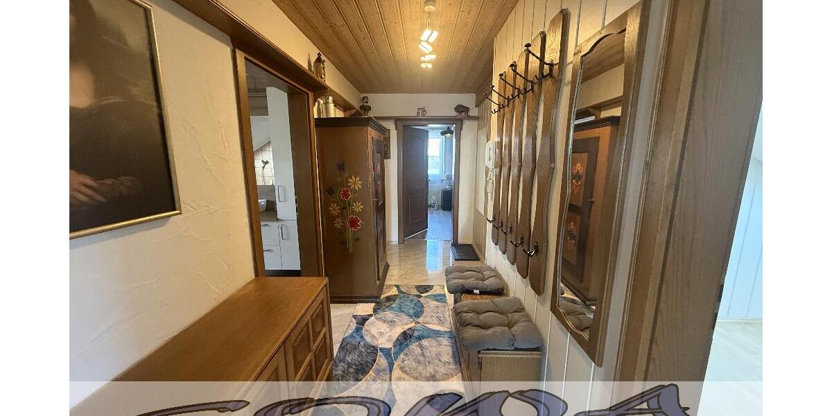 Charmante Dachgeschosswohnung mit Balkon, Garten & Garage in Königsmoos - Ein Objekt von Ihrem Immobilienpartner SOWA Immobilien und Finanzen - 3- Königsmoos Untermaxfeld | Angebot:26785917