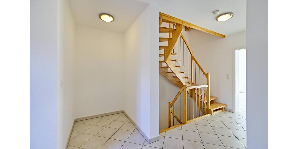 Reihenhaus Geretsried - 5 Zimmer, 159 m&sup2;, 2.250&euro; | Angebot:25256425