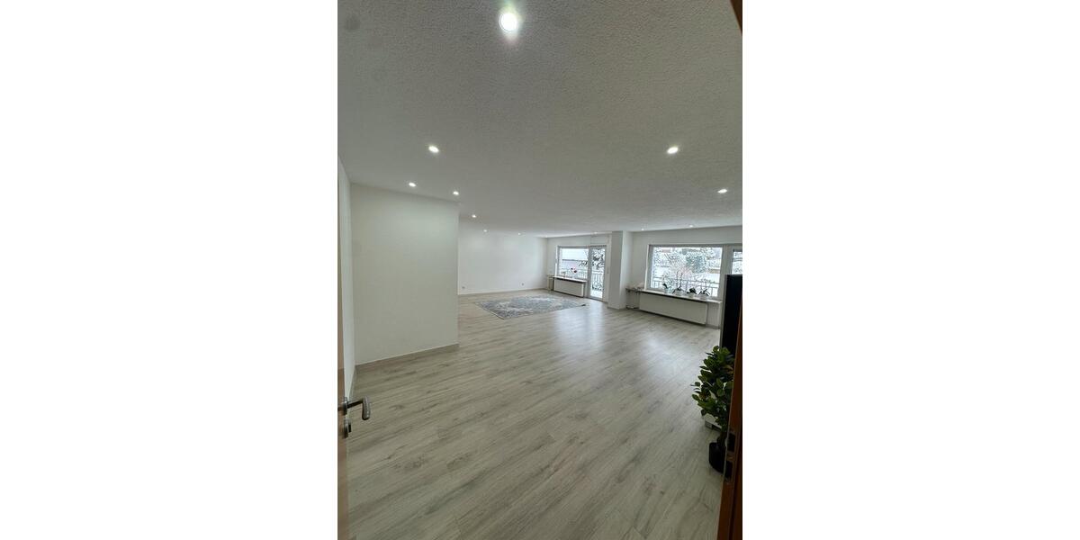 Erdgeschoßwohnung Borken (Hessen) - 4 Zimmer, 116 m&sup2;, 950&euro; | Angebot:26594330