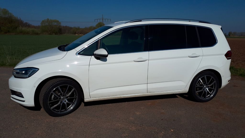 VW Touran 121.500 km 18.990 &euro; Groß-Umstadt 64823
