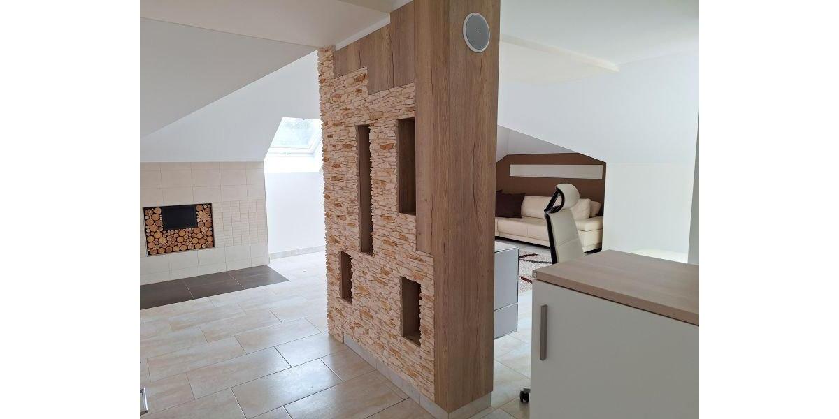 Dachgeschoßwohnung Zwickau - 2 Zimmer, 152 m&sup2;, 1.050&euro; | Angebot:26479906