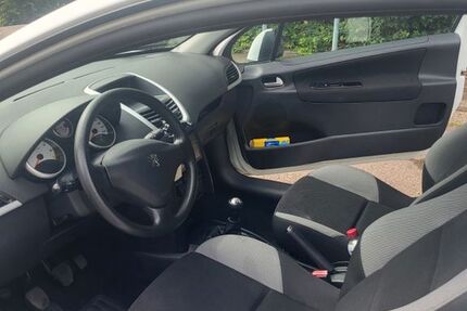 Peugeot 207 216.800 km 1.900 &euro; Wiesbaden 65183