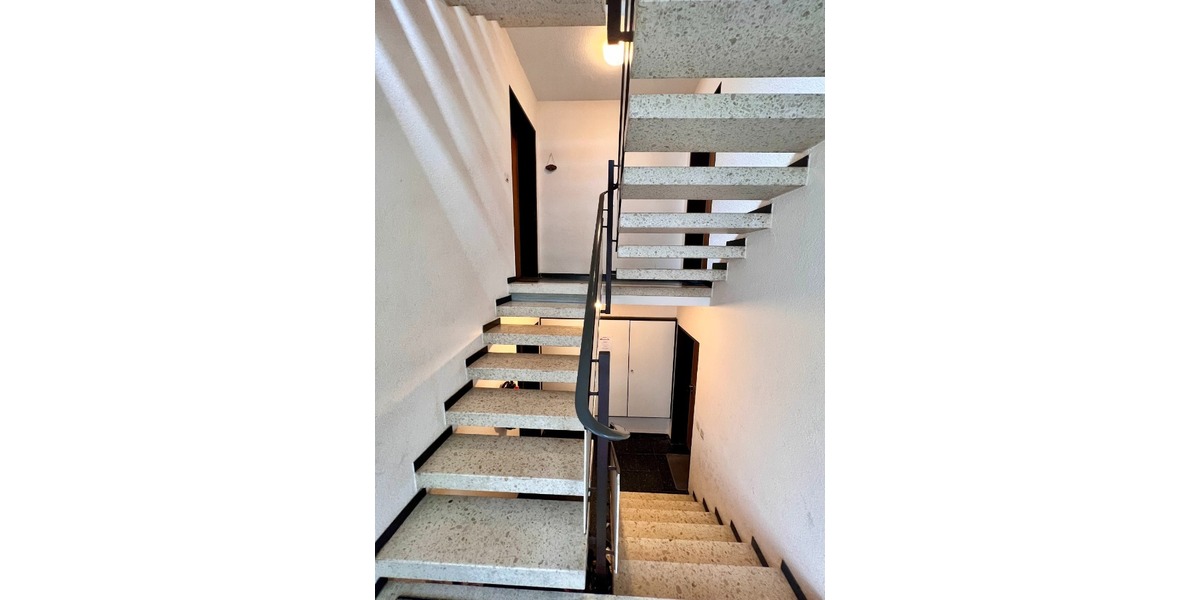 Mehrfamilienhaus mit 9 Wohneinheiten in Singen zu verkaufen - Mehrfamilienhaus, Wohnhaus Singen | Angebot:18529492