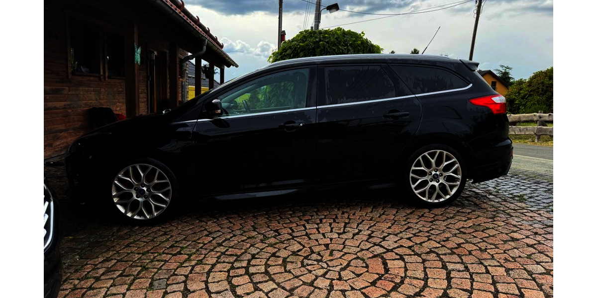 Ford Focus 113.000 km 6.700 &euro; Auerbach 08209