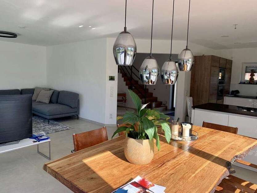 Haus zum Kaufen in Adelsried 930.000 € 170 m²