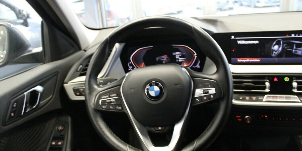 BMW 118 118i Aut. Advantage 48.290 km 20.980 &euro; Euskirchen 53881