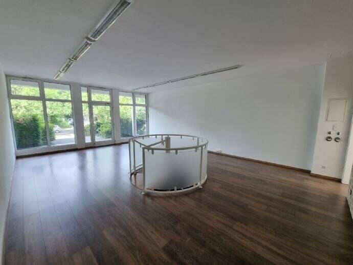 Ladenlokal - eingelaufener Standort - jetzt mieten! Direkt an der B96 zimmer