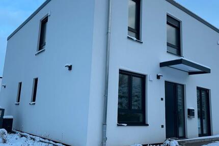 Ersteinzug: A+ Haus mit Einliegerwohnung 7 zimmer