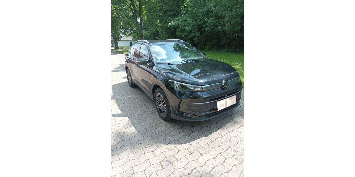 VW Tiguan 12.000 km 38.300 &euro; Lehre 38165