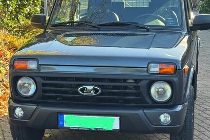 Lada Niva 23.200 km 14.950 &euro; Reinbek 21465