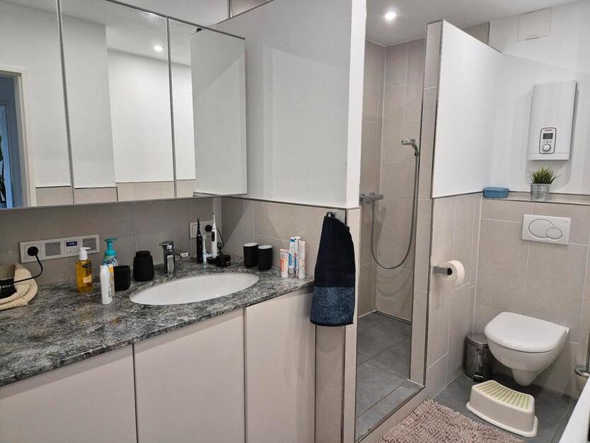 Helle 4,5 - Zimmer-Wohnung mit Balkon & TG-Stellplatz
