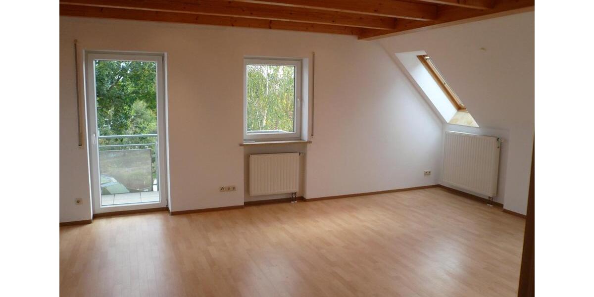 Etagenwohnung Poppenricht - 4 Zimmer, 102 m&sup2;, 600&euro; | Angebot:26413793
