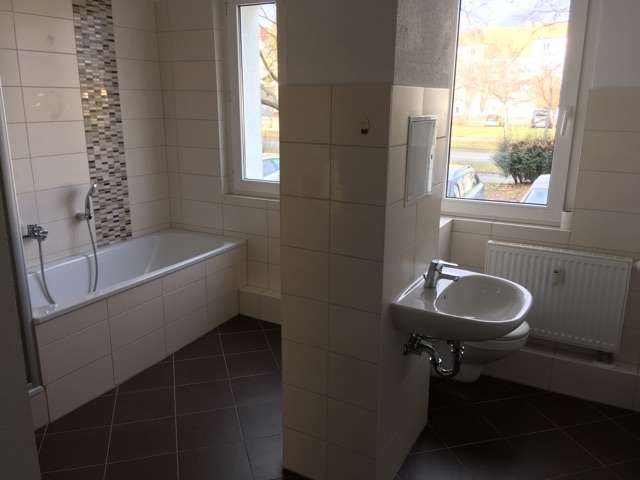 Wohnung zum Mieten in Gera 350 € 58.91 m²