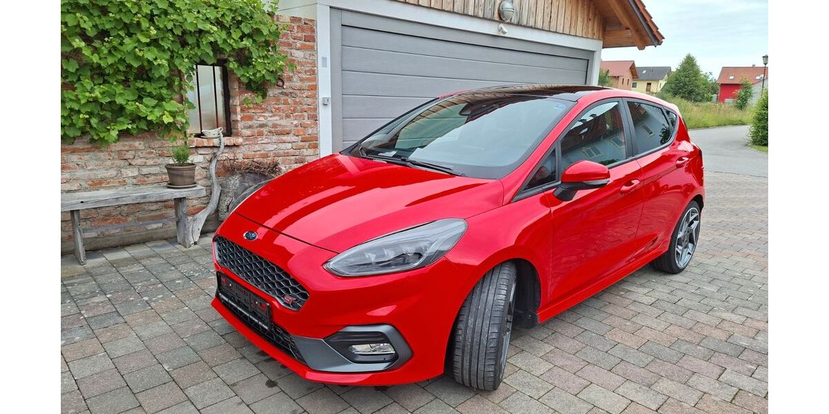 Ford Fiesta 56.000 km 19.800 &euro; Polling 84570