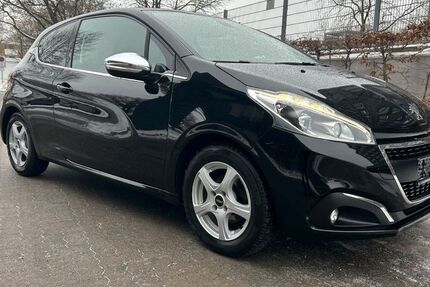 Peugeot 208 111.000 km 6.099 &euro; Hannover 30179