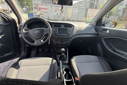 Hyundai i20 18.228 km 10.600 &euro; Frankfurt am Main 60439