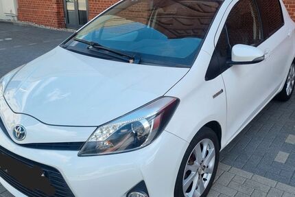 Toyota Yaris 217.737 km 6.890 &euro; Berlin 12489