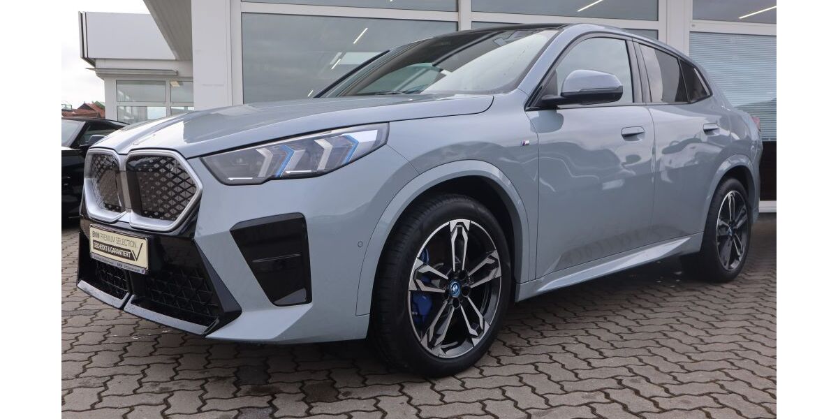 BMW iX2 4.081 km 48.990 &euro; Karlstadt 97753