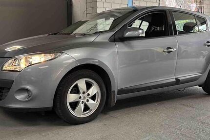 Renault Megane 122.100 km 4.499 € Wegberg 41844