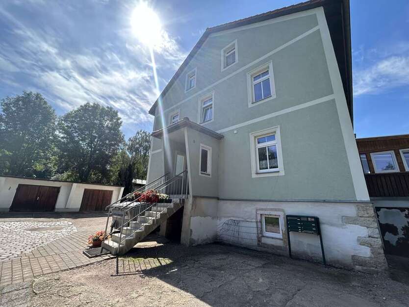 Wohnung zum Mieten in Robschütz 310 € 50.62 m²