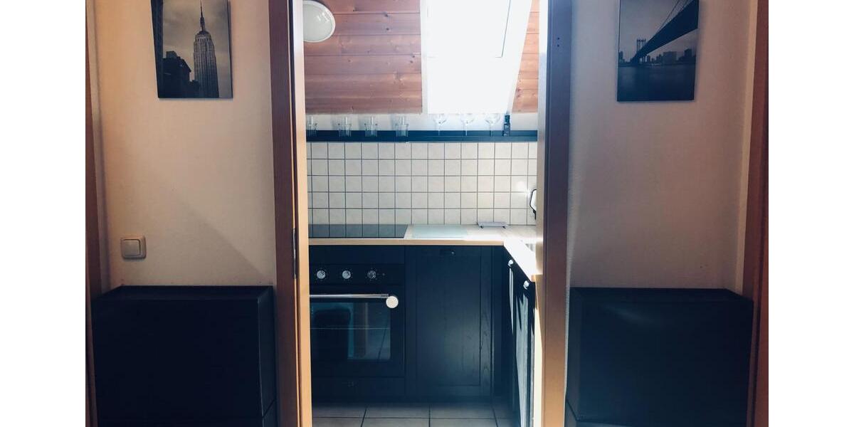 Dachgeschoßwohnung Gilching - 1.5 Zimmer, 54 m&sup2;, 1.200&euro; | Angebot:25830914