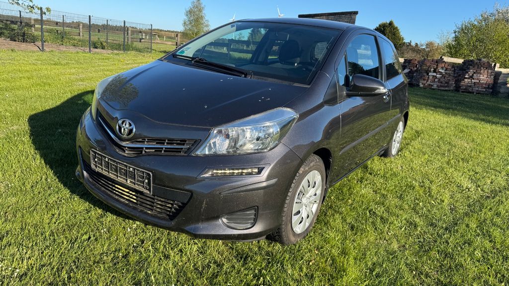 Toyota Yaris 55.700 km 8.900 &euro; Herzberg 04916