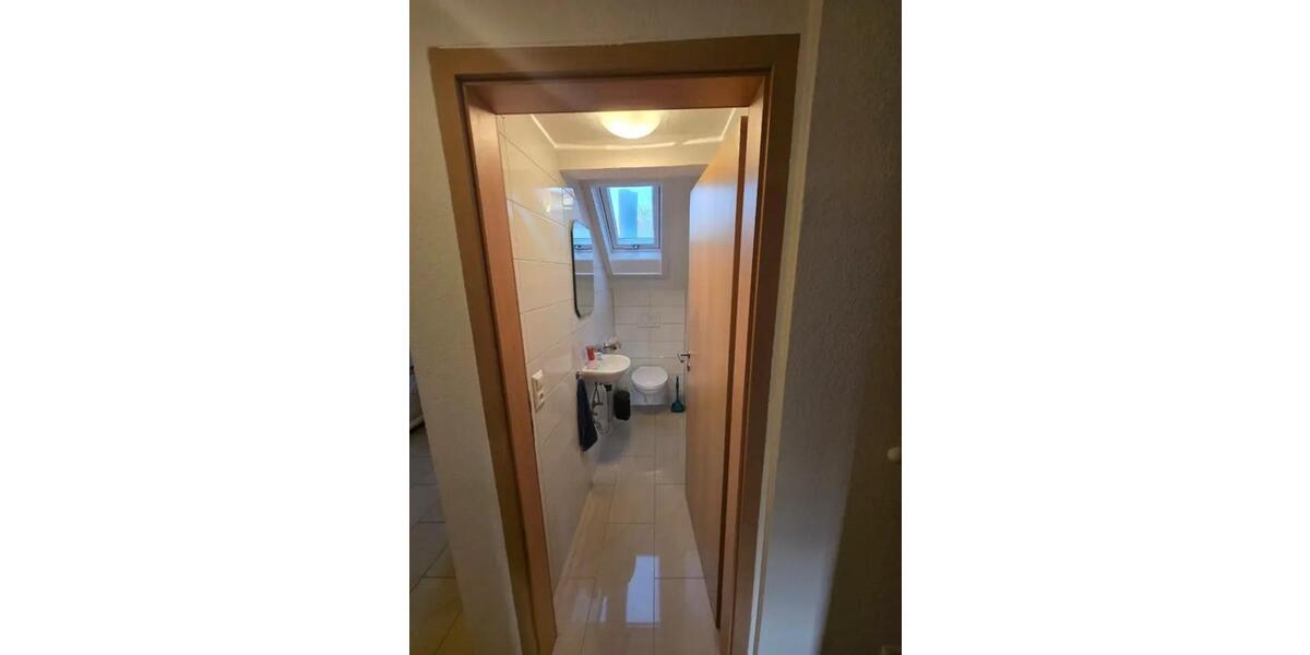 Dachgeschoßwohnung Stuttgart Lehen - 2.5 Zimmer, 48 m&sup2;, 239.000&euro; | Angebot:25843721