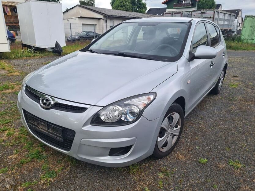 i30