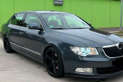 Skoda Superb 182.789 km 5.400 € Ihrlerstein 93346
