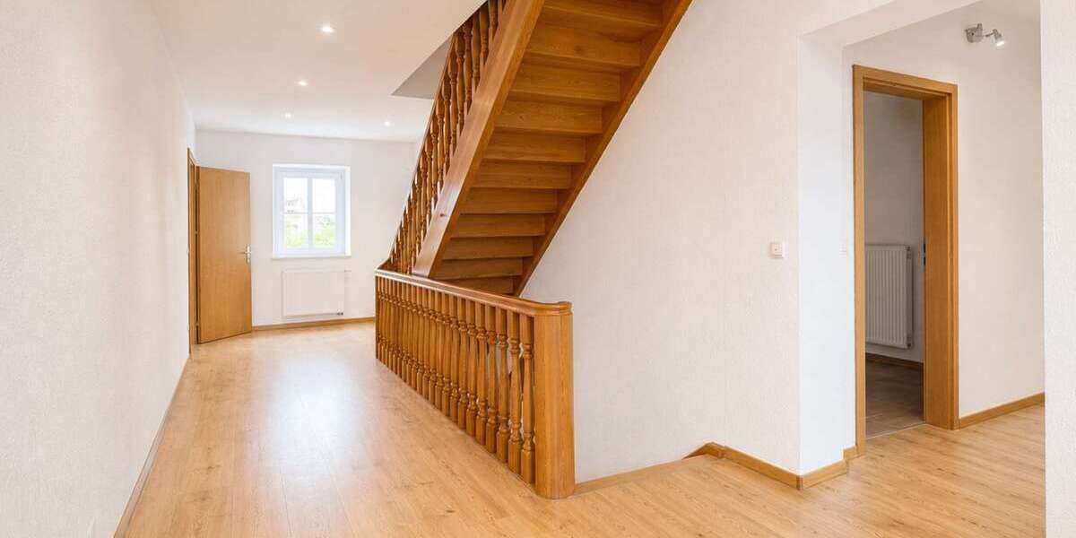 Einfamilienhaus Altötting - 7 Zimmer, 235 m&sup2;, 1.800&euro; | Angebot:27245017