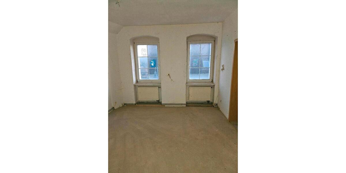 Mehrfamilienhaus, Wohnhaus Roßwein - 8 Zimmer, 140 m&sup2;, 99.999&euro; | Angebot:26122696