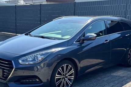 Hyundai i40 91.500 km 13.900 &euro; Rüsselsheim 65428
