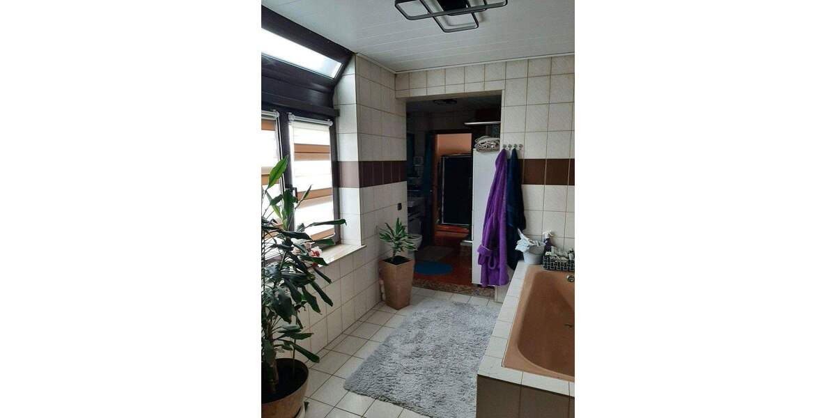 Einfamilienhaus Raunheim - 8 Zimmer, 270 m&sup2;, 670.000&euro; | Angebot:25751160