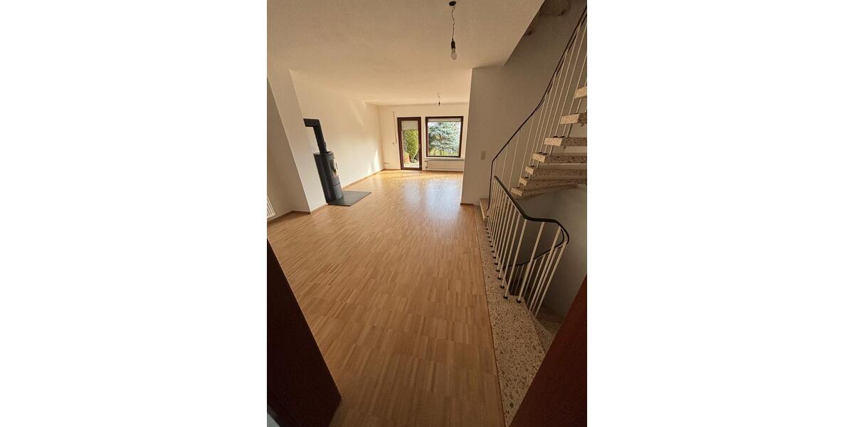 Reihenhaus Nürnberg Holzheim - 6 Zimmer, 120 m&sup2;, 1.600&euro; | Angebot:26048184