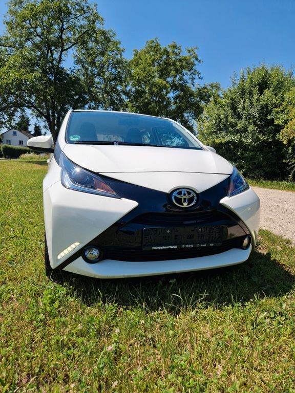 Aygo (X)