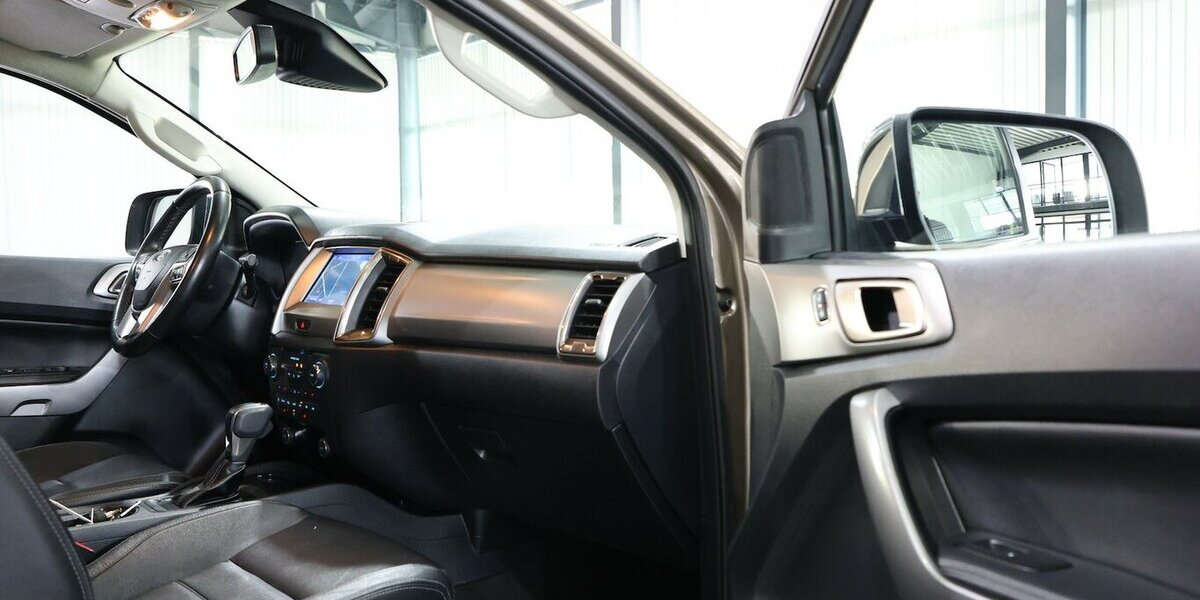 Ford Ranger 3.2 D 4x4 DK LIMITED // SONDERMODELL // 146.000 km 26.991 &euro; Hamm 59077