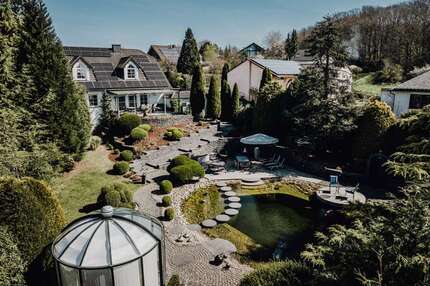 Haus zum Kaufen in Mayen Kürrenberg 1.100.000 € 256 m²