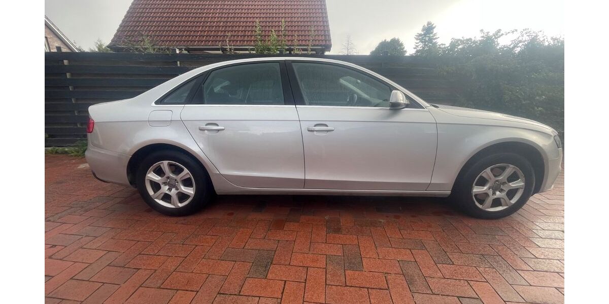 Audi A4 216.000 km 5.000 &euro; Schortens 26419