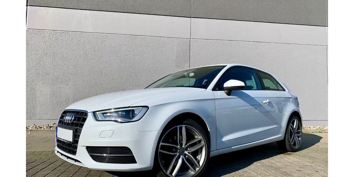 Audi A3 128.000 km 12.300 &euro; Ulm 89077