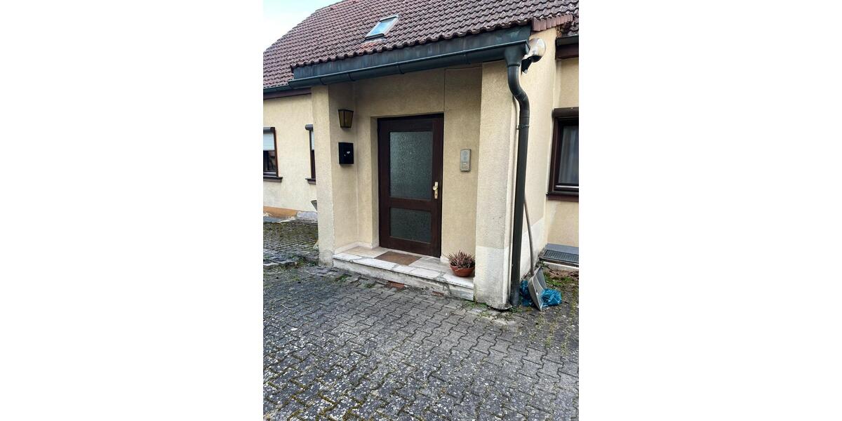 Erdgeschoßwohnung Emskirchen - 3 Zimmer, 90 m&sup2;, 765&euro; | Angebot:26142983