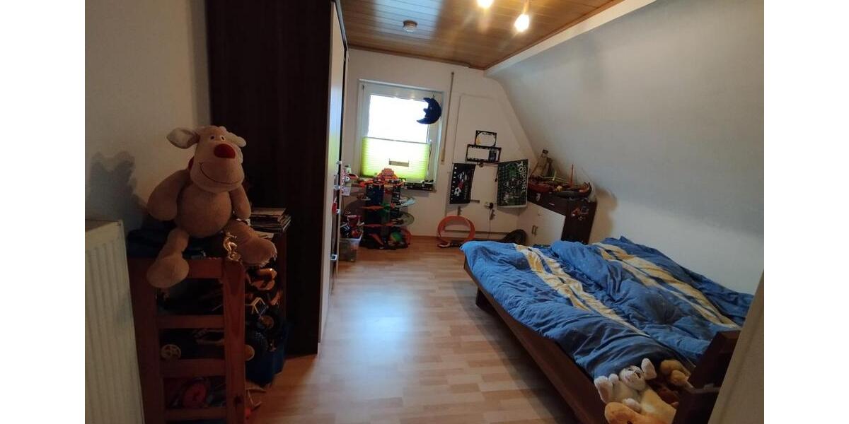 Doppelhaushälfte Mönchengladbach Süd - 7 Zimmer, 145 m&sup2;, 2.250&euro; | Angebot:24742224
